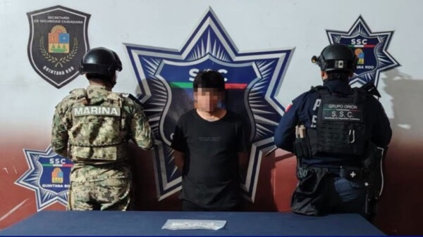 Arrestan a motociclista por circular con presunta placa sobrepuesta en Tierra Maya