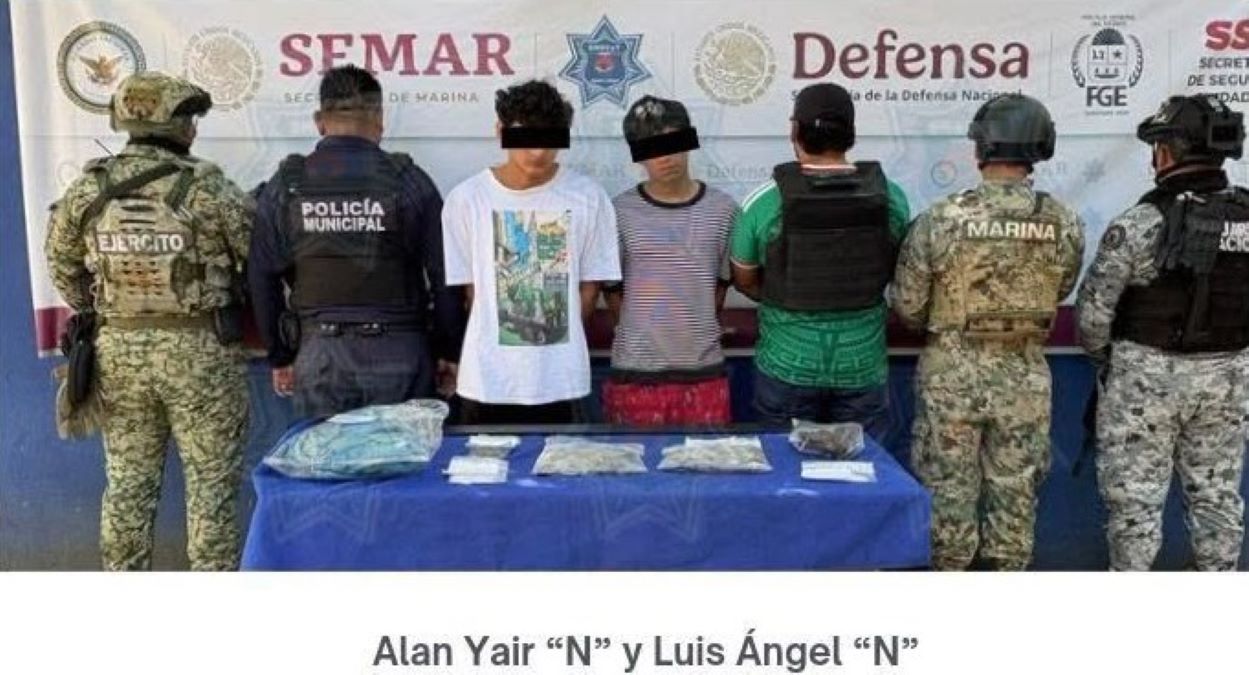 Detienen a dos jóvenes por presunto narcomenudeo en el fraccionamiento Prado Norte de Cancún