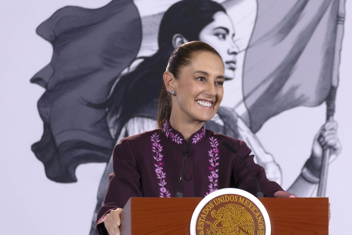Desmiente Sheinbaum regaño a Harfuch y fraude en becas