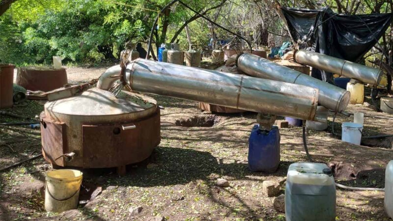 Localizan y desmantelan laboratorio clandestino de drogas sintéticas en Sinaloa