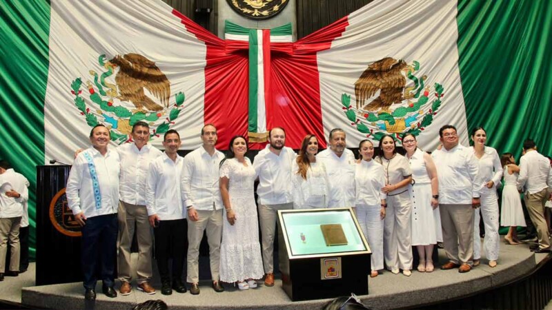 Isla Mujeres se suma a la conmemoración del 52 aniversario de Quintana Roo como Estado Libre y Soberano