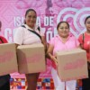 Atenea Gómez Ricalde entrega despensas de Isleña de Corazón en Zona Continental