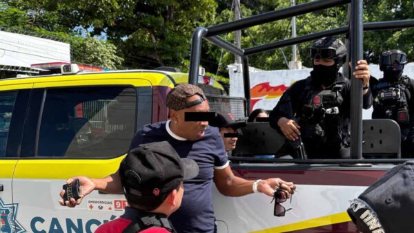 Detienen a cuatro presuntos falsificadores cubanos en Cancún 