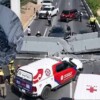 Puente peatonal aplasta a vehículo en Monterrey