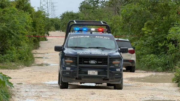 Hallan cuerpo de una mujer en avanzado estado de descomposición en colonia de Cancún