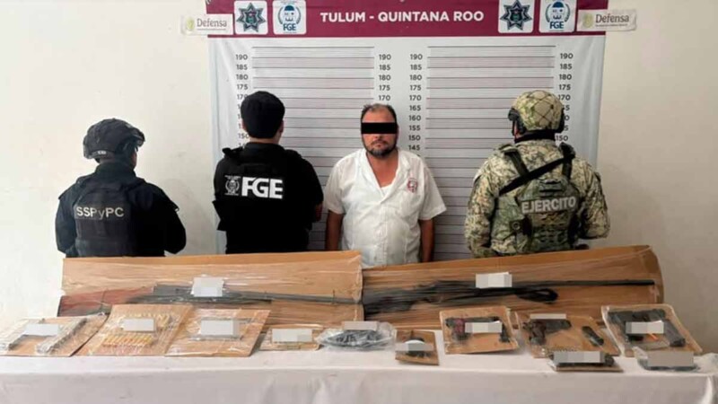 Detienen a hombre con presunta droga y armas de fuego en la carretera Tulum-Cobá