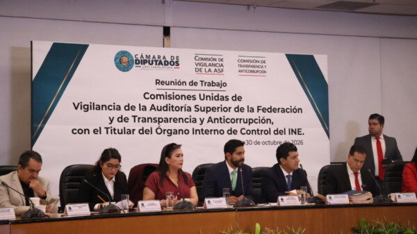 Simularon 5 empresas competir para acaparar contratos en INE