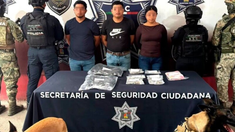 Detienen a tres personas con 143 bolsitas de presuntas drogas en la Zona Hotelera de Cancún