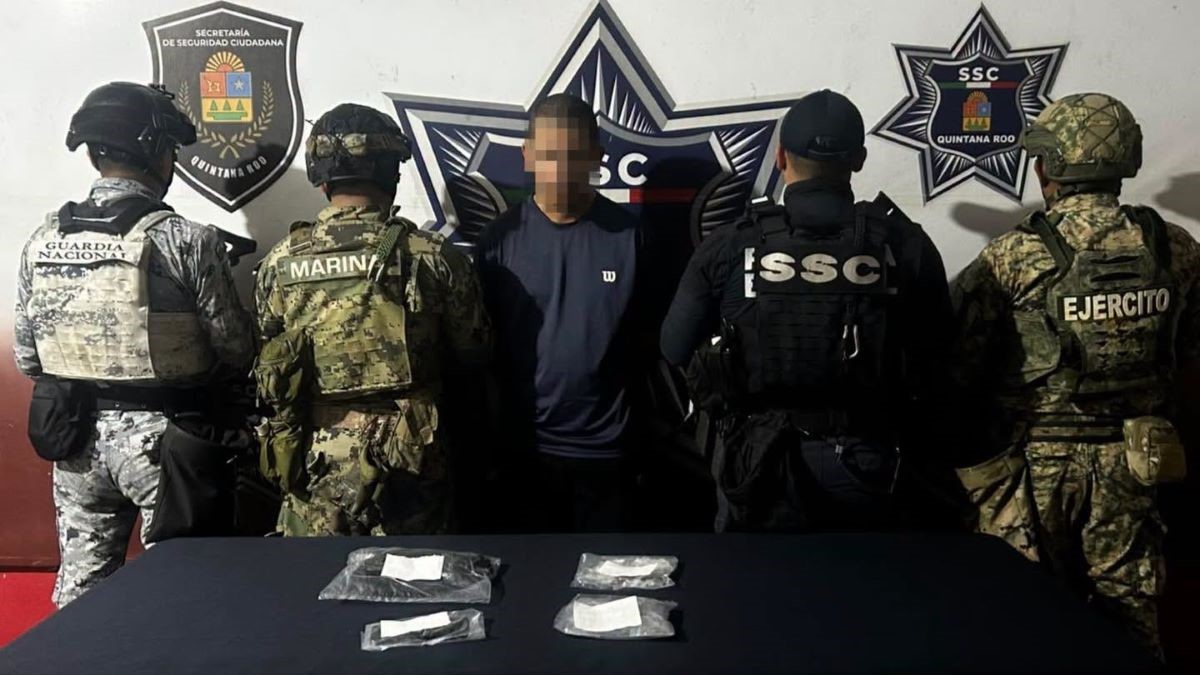 Detienen a presunto narcomenudista en la avenida López Portillo en Cancún