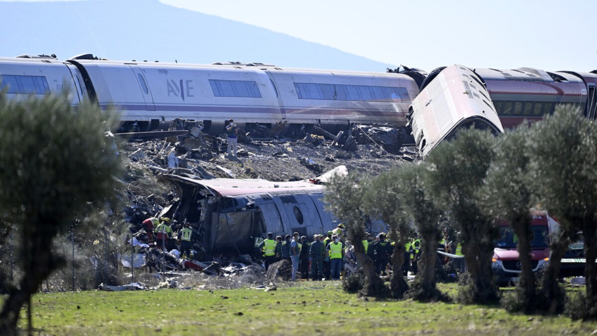 Colisión mortal de dos trenes de pasajeros en España