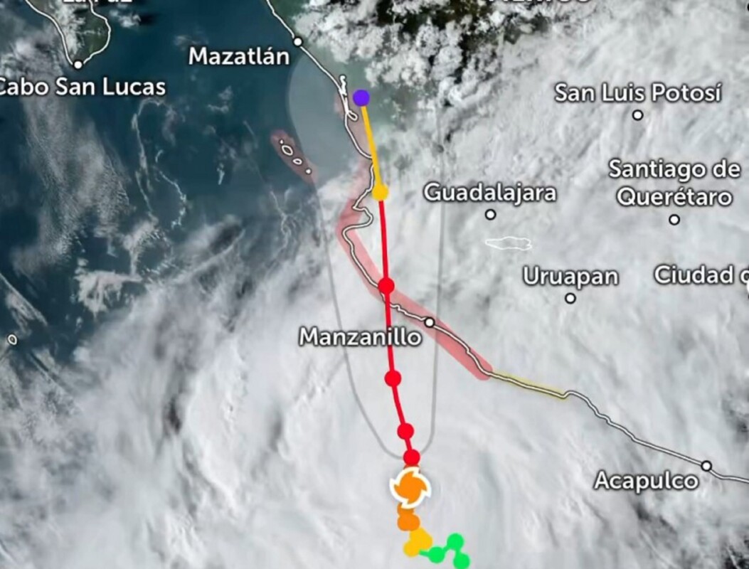 ‘Simon’ se fortalece a categoría 4 frente a Colima y Jalisco