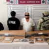 Detienen en Tulum a hombre con presuntas drogas y armas de fuego; viajaba en un taxi.