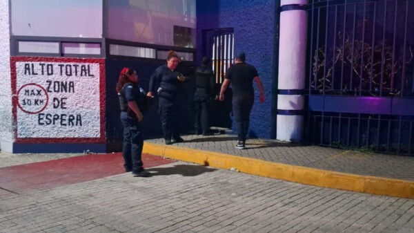 Hallan a tres trabajadores amarrados tras presunto intento de robo a empresa cervecera en Cancún