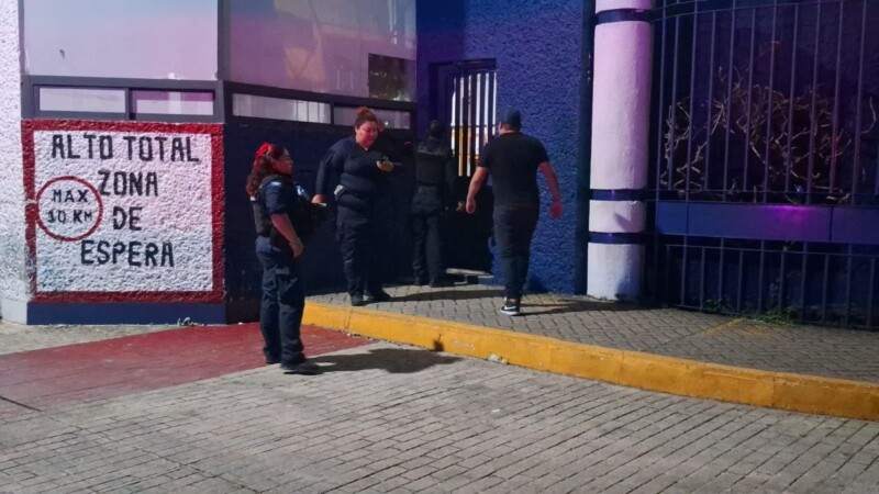 Hallan a tres trabajadores amarrados tras presunto intento de robo a empresa cervecera en Cancún