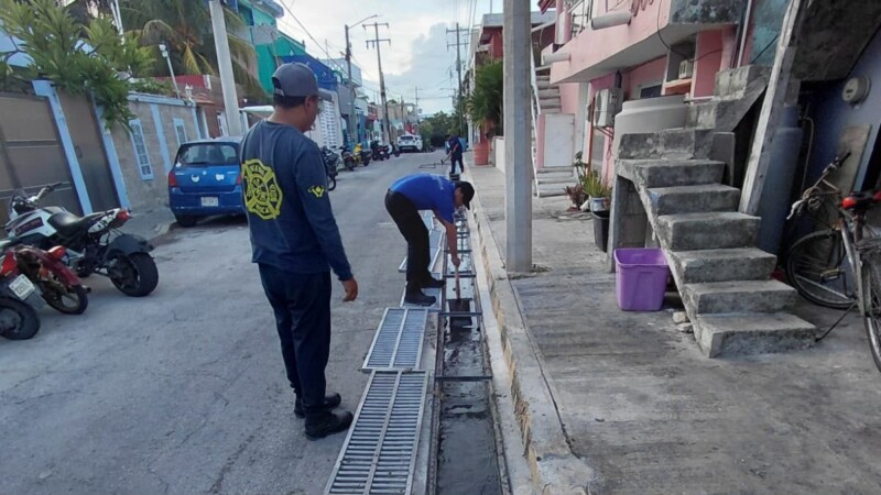 Gobierno de Isla Mujeres refuerza acciones preventivas ante posibles lluvias asociadas a 'Isaías'