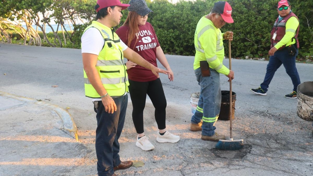 Gobierno de Isla Mujeres continúa trabajos del Programa Permanente de Bacheo tras las lluvias