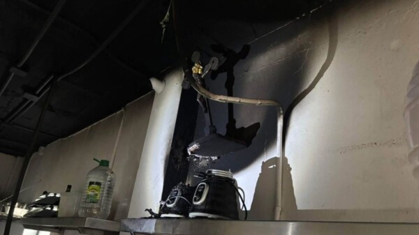 Incendio en restaurante de la avenida Huayacán deja daños materiales
