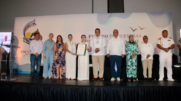 El trabajo por las playas de Isla Mujeres da resultados al recibir por cuarto año consecutivo el distintivo Playa Platino.