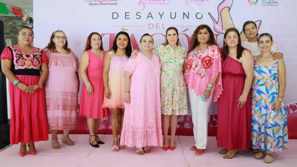Desayuno del Tacón Rosa une a mujeres isleñas en apoyo a quienes enfrentan el cáncer de mama