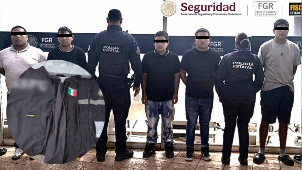 Caen sujetos que fingían ser policías para extorsionar a transportistas en Edomex