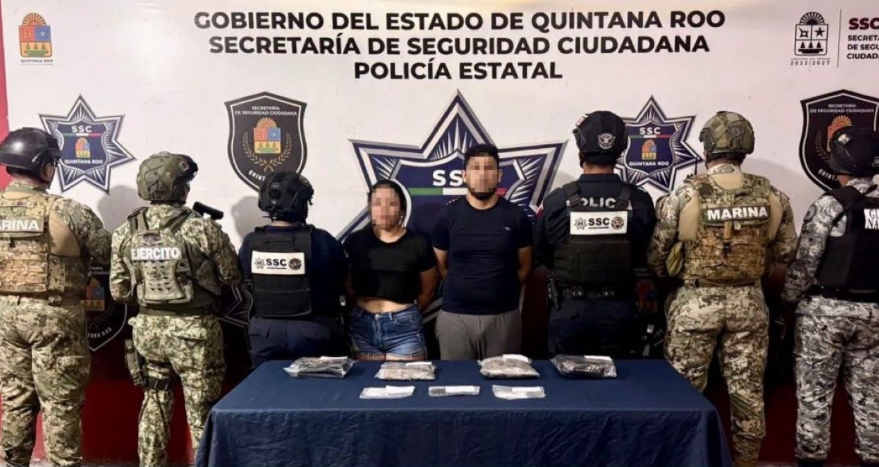 Capturan a una pareja con 164 dosis de drogas en la avenida Leona Vicario en Cancún