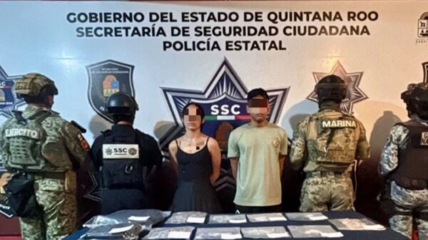 Capturan a una pareja con 150 bolsitas de presuntas drogas en Villas Otoch Paraíso, en Cancún