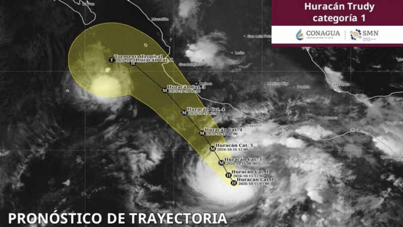 El huracán "Trudy" se fortalece frente a las costas del sur de México