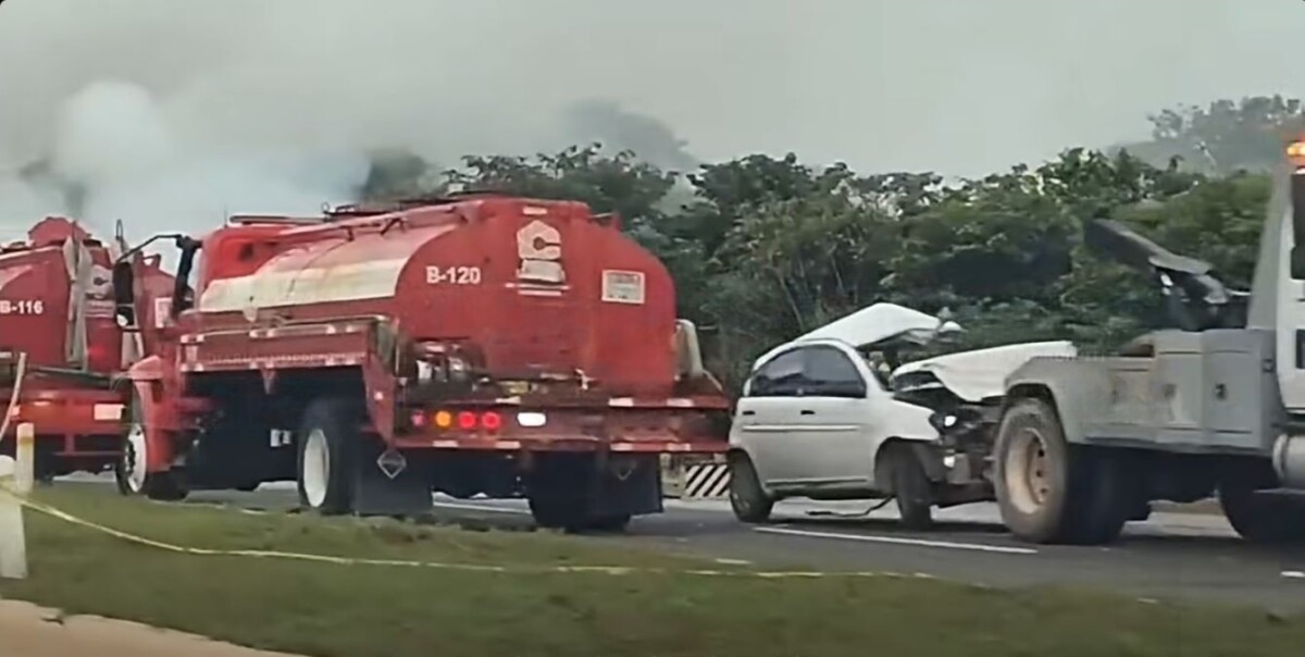 Muere policía estatal en choque con tráiler en la carretera Campeche-Mérida